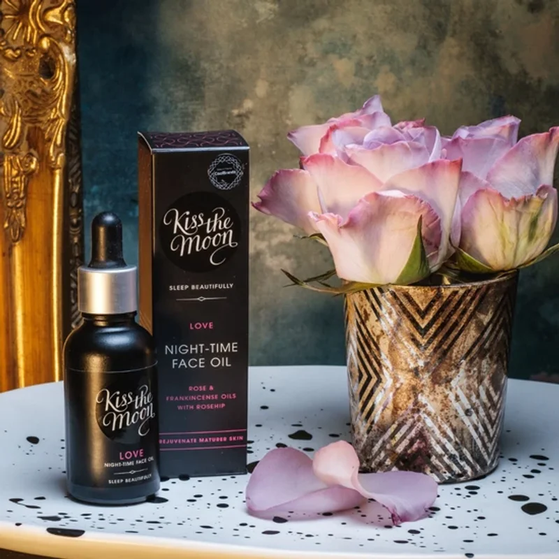 Kiss LOVE NIGHT-TIME FACE OIL Rose & Frankincense